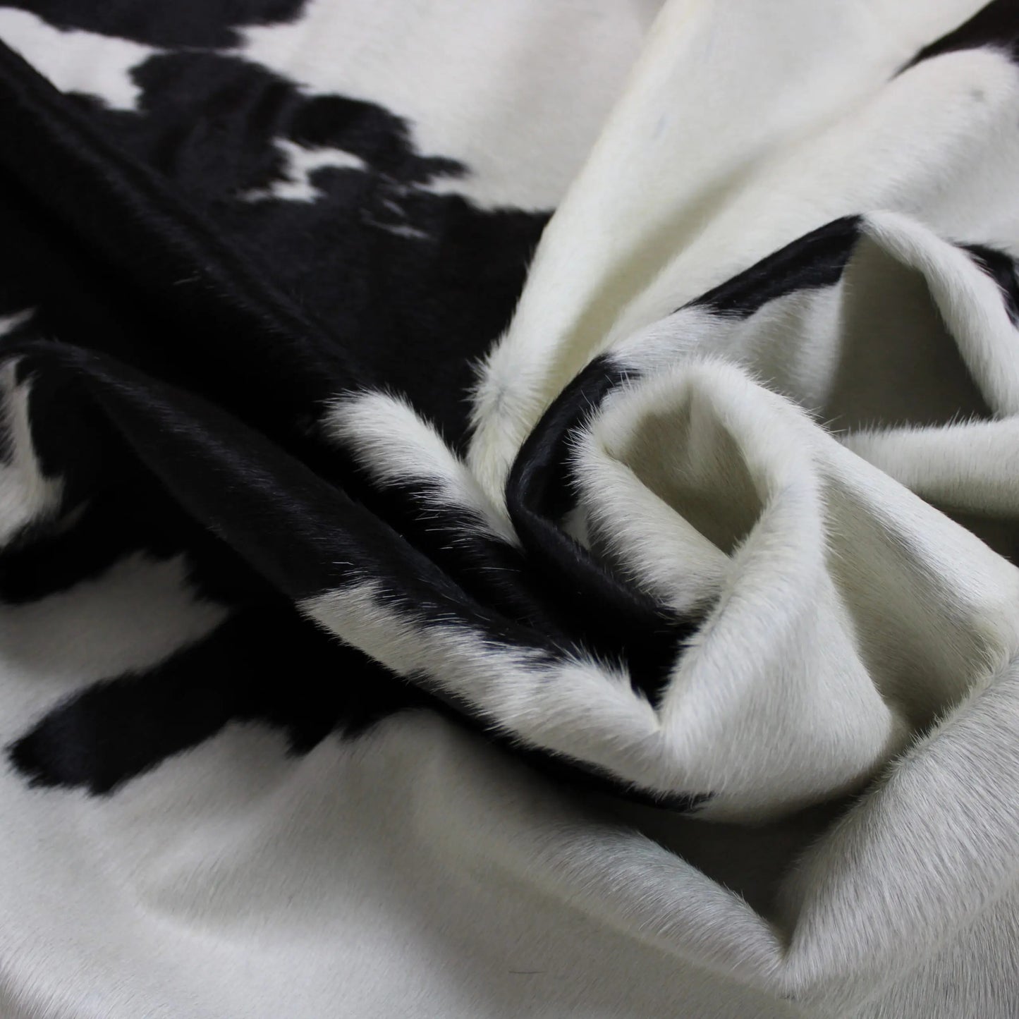 Black & White Cowskin Rug C01016